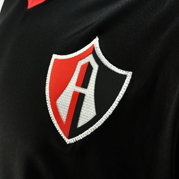 PLAYERA DE COMPRESION URBAN RED AND BLACK ATLAS FC
