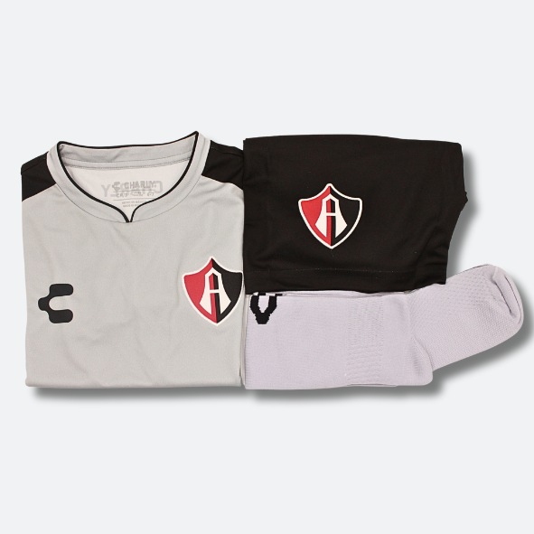 KIT OFICIAL DE ACADEMIAS DE FUTBOL ATLAS FC PARA NIÑO VISITA