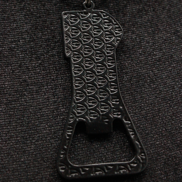 LLAVERO DESTAPADOR ESCUDO ATLAS FC NEGRO