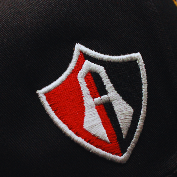 GORRA FLAT ICONICA JQ33
