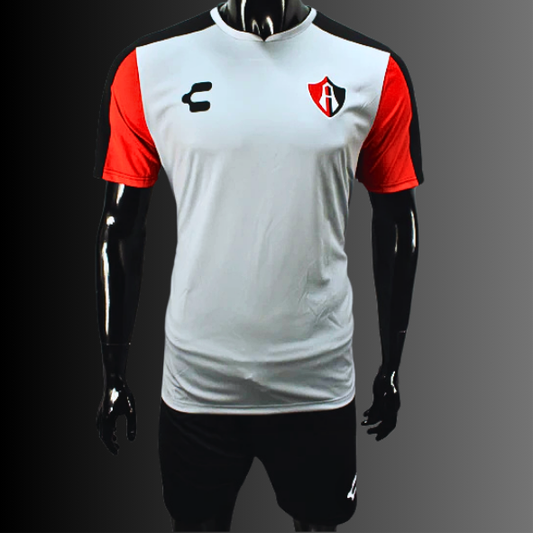 KIT OFICIAL DE ACADEMIAS DE FUTBOL ATLAS FC PARA ADULTO VISITA